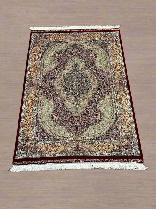 Exquisite 100% Silk Persian Design Rug – Elegant and Luxurious, size 4' x 6'