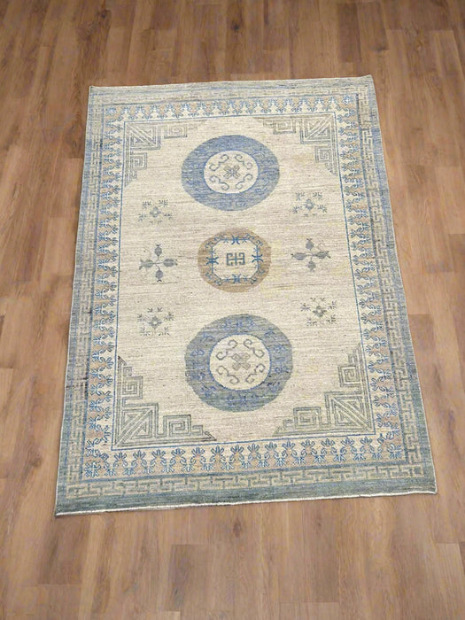 Khotan Pomegranate design Oriental Rug, size 4" x 5' 9" (D)