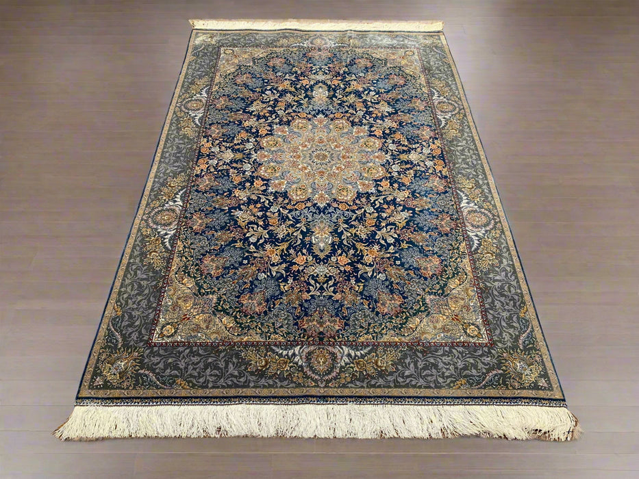 Exquisite 100% Silk Persian Design Rug – Elegant and Luxurious, size 4" x 6"  (H)