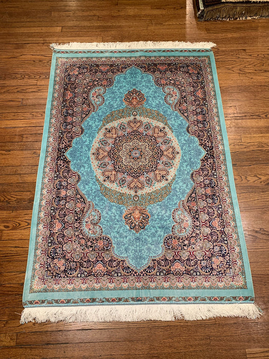 Exquisite 100% Silk Persian Design Rug – Elegant and Luxurious, size 4" x 6" (H)