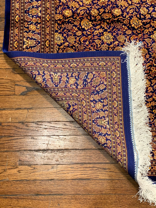 Exquisite 100% Silk Persian Design Rug – Elegant and Luxurious, size 4" x 6" (H)