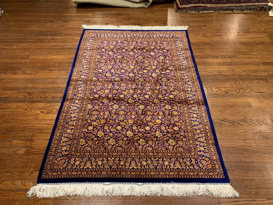 Exquisite 100% Silk Persian Design Rug – Elegant and Luxurious, size 4" x 6" (H)