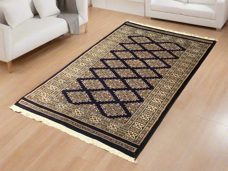 Hand-Knotted Pakistani Bokhara Rug – 100% Wool, size 3' x 5' 3" (M)