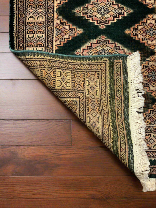 Hand-Knotted Pakistani Bokhara Rug – 100% Wool, 3' 3" x 4' 7" (M)