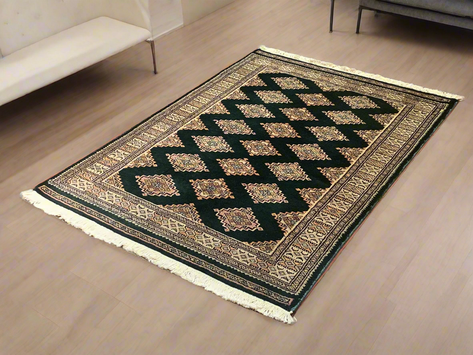 Hand-Knotted Pakistani Bokhara Rug – 100% Wool, 3' 3" x 4' 7" (M)