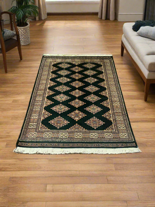 Hand-Knotted Pakistani Bokhara Rug – 100% Wool, 3' 3" x 4' 7" (M)