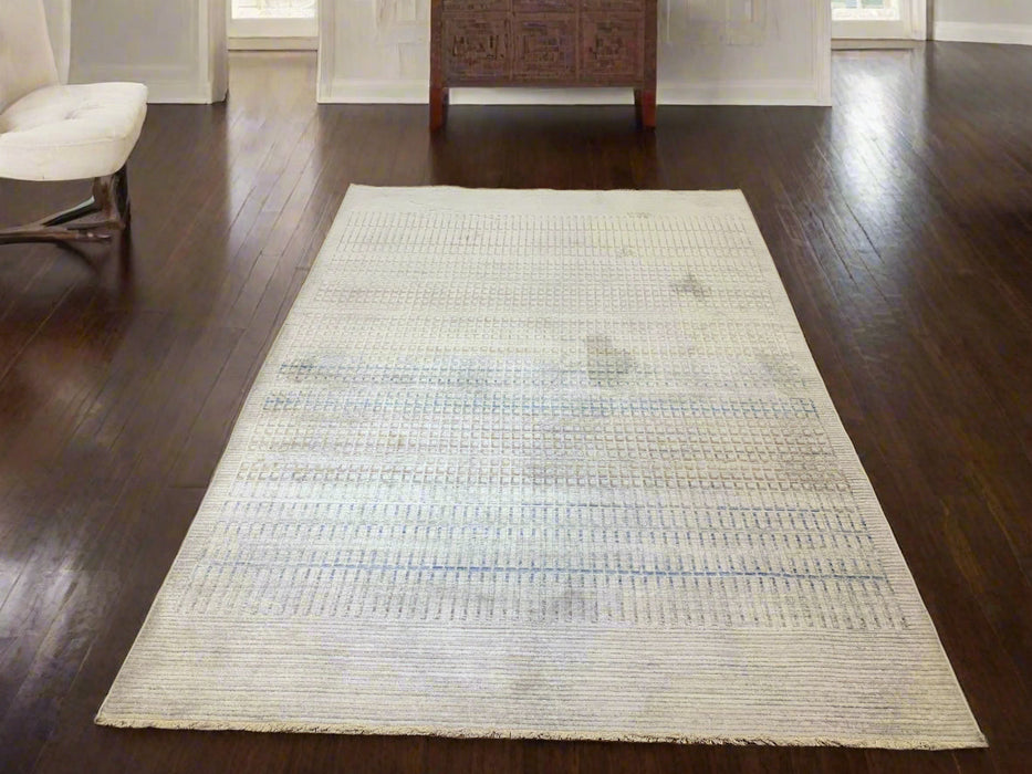 Persian-Inspired. Modern Defined. Turkish Made Rug, size 5" x 7' 6" (O) machine