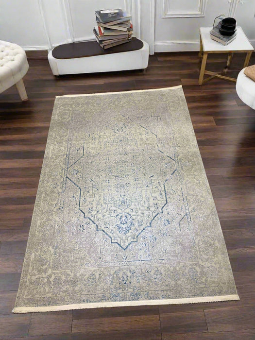 Persian-Inspired. Modern Defined. Turkish Made Rug, size 5' 2" x 7' 8" (O) machine