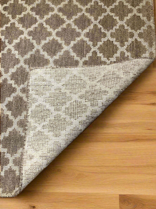 Persian-Inspired. Modern Defined. Turkish Made Rug, size 4' 10" x 7' 10" (O) machine