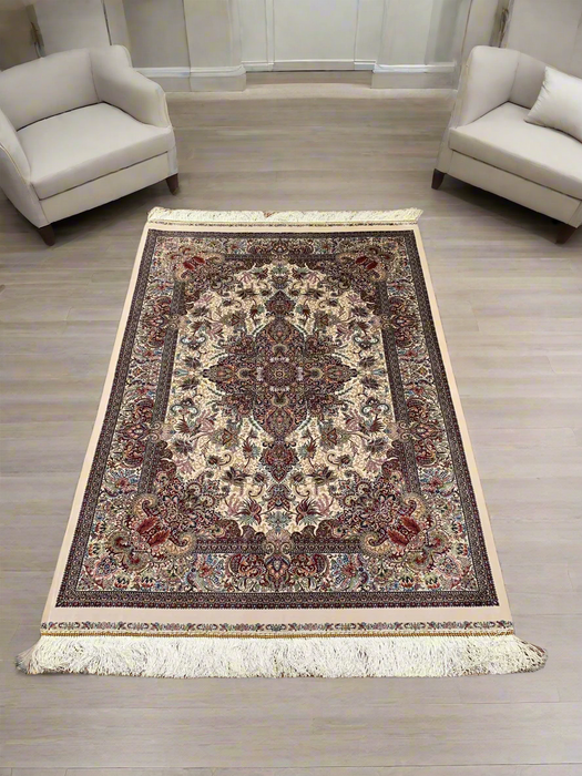 Exquisite 100% Silk Persian Design Rug – Elegant and Luxurious, size 3' 3" x 4' 9" (H)