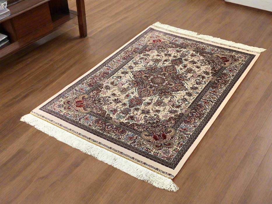 Exquisite 100% Silk Persian Design Rug – Elegant and Luxurious, size 3' 3" x 4' 9" (H)