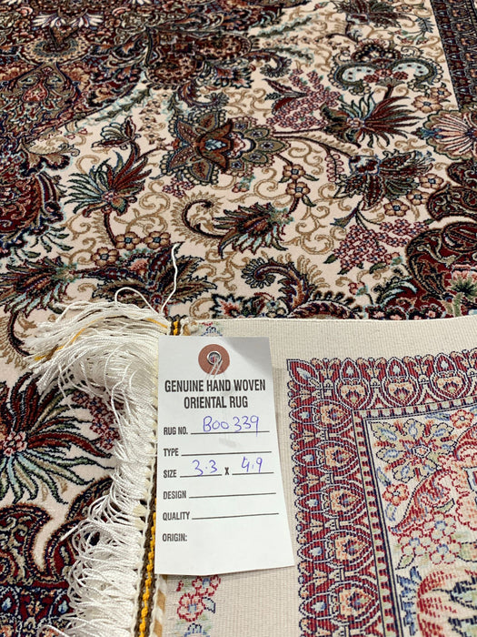 Exquisite 100% Silk Persian Design Rug – Elegant and Luxurious, size 3' 3" x 4' 9" (H)