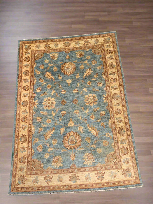 Hand-Knotted Sultanabad Vegetable-Dyed Wool Rug, Size 3' 4" x 5"
