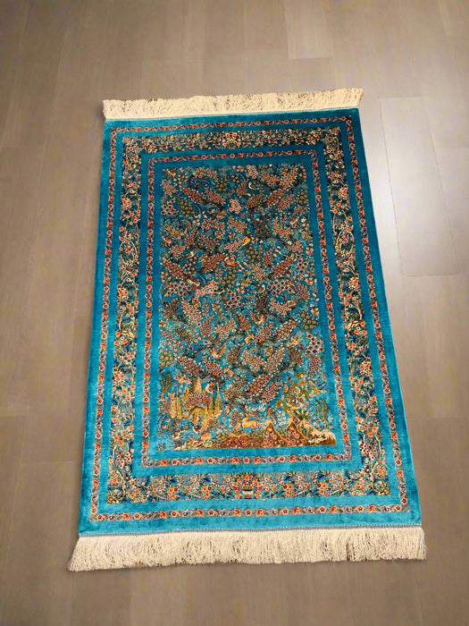 Exquisite 100% Silk Persian Design Rug – Elegant and Luxurious, size 3" x 5" (H)
