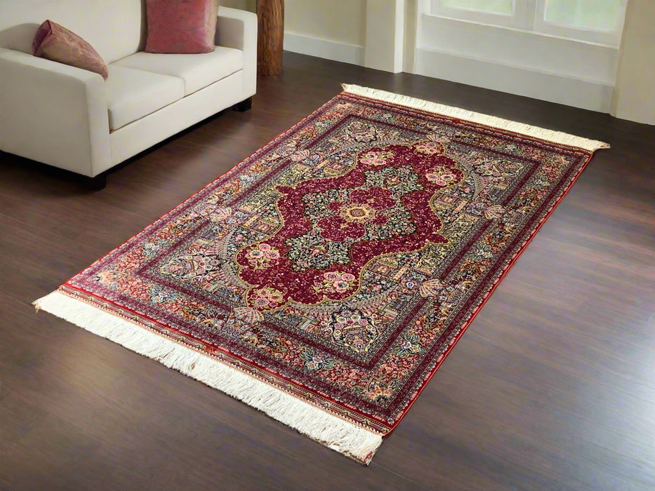 Exquisite 100% Silk Persian Design Rug – Elegant and Luxurious, size 3' 3" x 5"  (H)