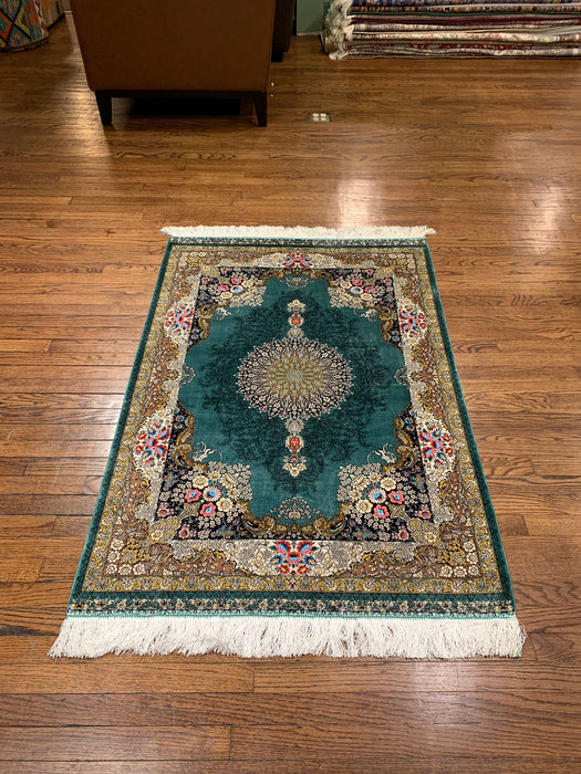 Exquisite 100% Silk Persian Design Rug – Elegant and Luxurious, size 3" x 5" (H)