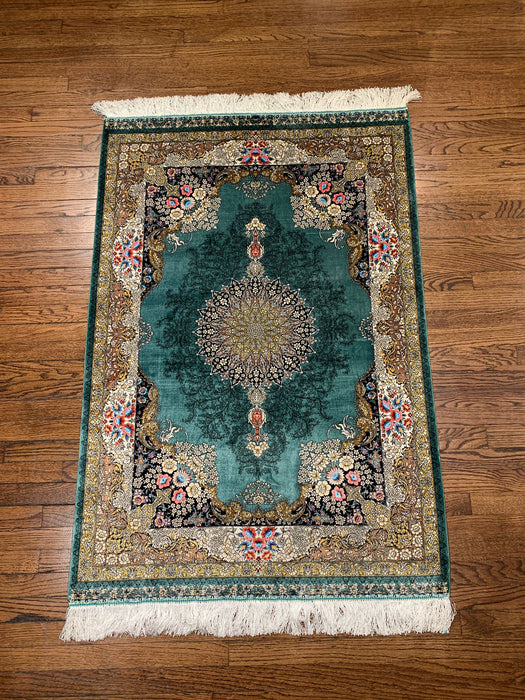 Exquisite 100% Silk Persian Design Rug – Elegant and Luxurious, size 3" x 5" (H)