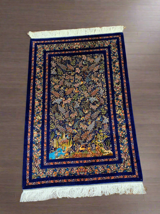 Exquisite 100% Silk Persian Design Rug – Elegant and Luxurious, size 3' 3" x 4' 10" (H)