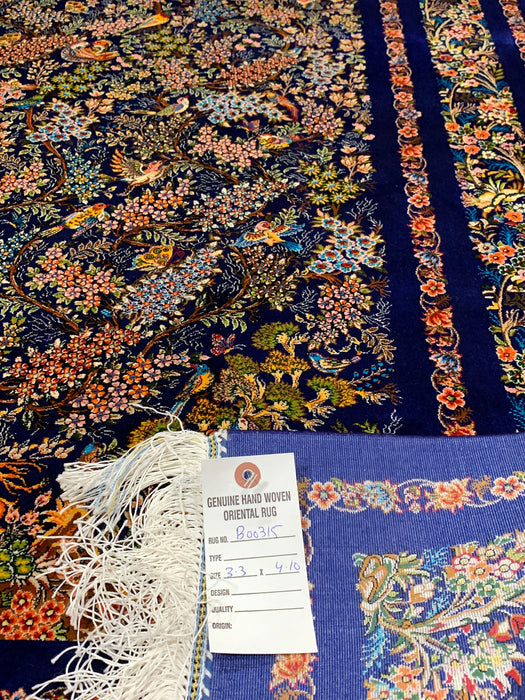 Exquisite 100% Silk Persian Design Rug – Elegant and Luxurious, size 3' 3" x 4' 10" (H)