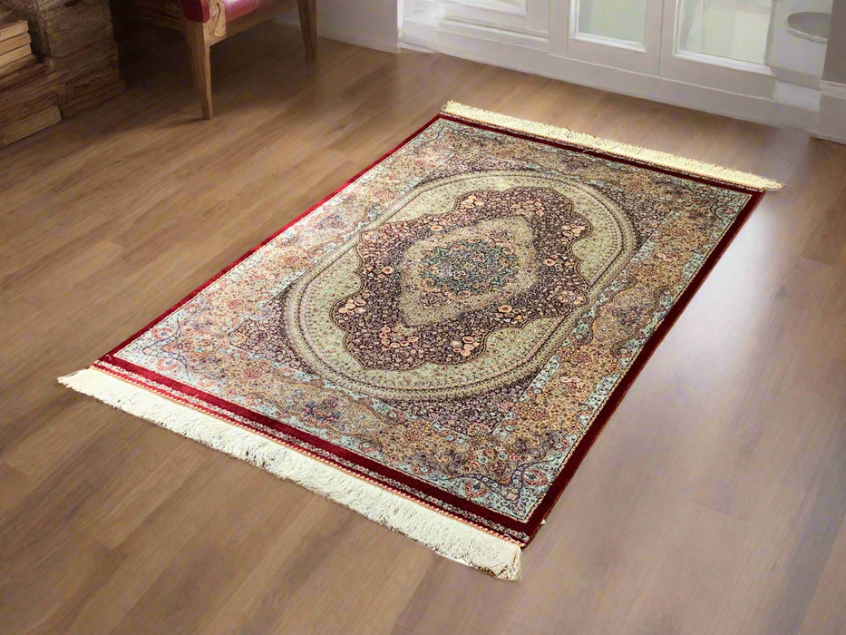 Exquisite 100% Silk Persian Design Rug – Elegant and Luxurious, size 3' 2" x 4' 9" (H)