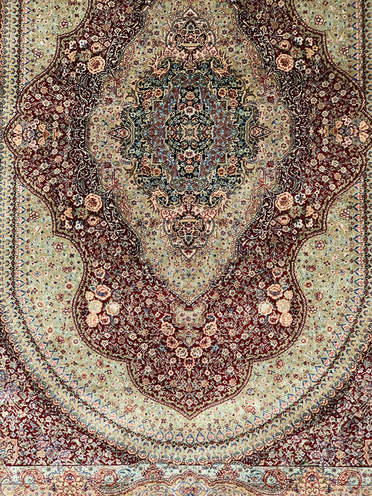 Exquisite 100% Silk Persian Design Rug – Elegant and Luxurious, size 3' 2" x 4' 9" (H)