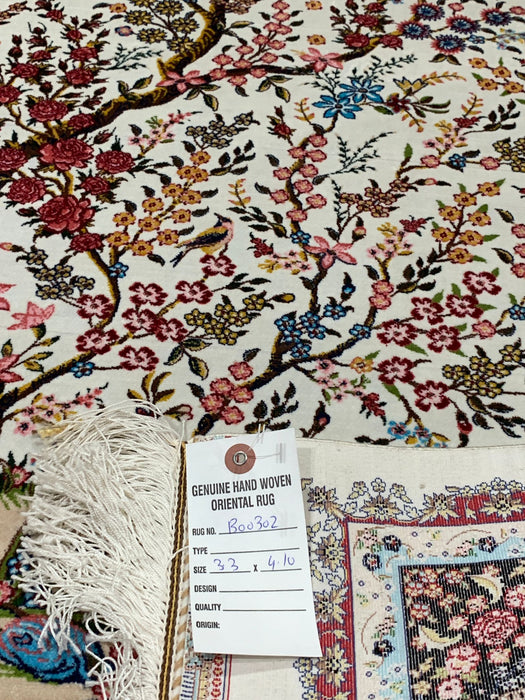 Exquisite 100% Silk Persian Design Rug – Elegant and Luxurious, size 3' 3" x 4' 10" (H)