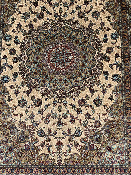 Exquisite 100% Silk Persian Design Rug – Elegant and Luxurious, size 3' 2 " x 4' 9" (H)