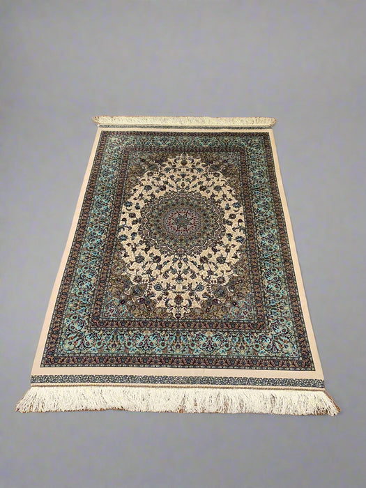 Exquisite 100% Silk Persian Design Rug – Elegant and Luxurious, size 3' 2 " x 4' 9" (H)