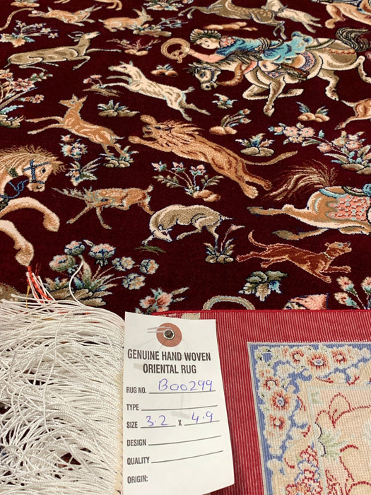 Exquisite 100% Silk Persian Design Rug – Elegant and Luxurious, size 3' 2" x 4' 9" (H)