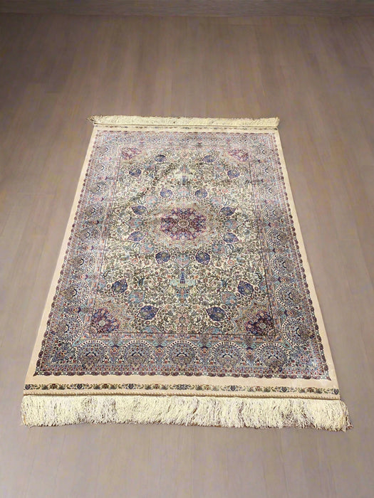 Exquisite 100% Silk Persian Design Rug – Elegant and Luxurious, size 3" x 5"x (H)
