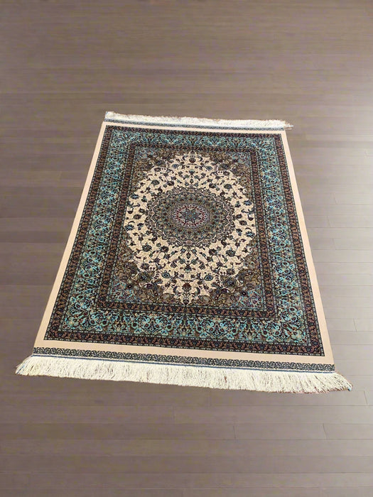 Exquisite 100% Silk Persian Design Rug – Elegant and Luxurious, size 3' 3" x 5" (H)