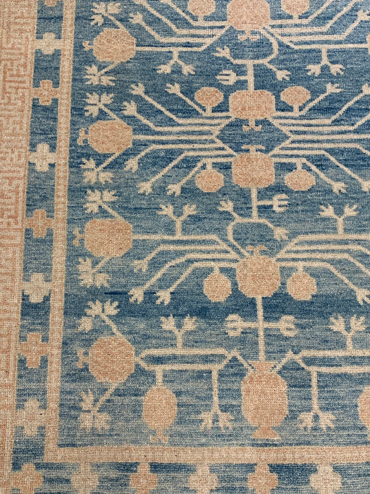 Khotan Pomegranate design Oriental Rug, size 5' 3" x 7' 1" (D)