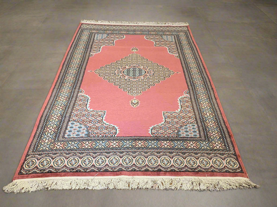 Hand-Knotted Pakistan Kashmiri Silk Wool Blend Rug, size 5' 3" x 8' 1 " (E)