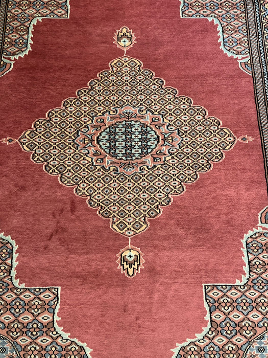 Hand-Knotted Pakistan Kashmiri Silk Wool Blend Rug, size 5' 3" x 8' 1 " (E)
