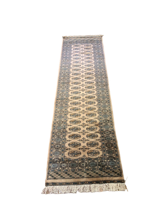 Hand-Knotted Pakistani Bokhara Rug – 100% Wool, size 2' 8" x 9' 7"  (M)