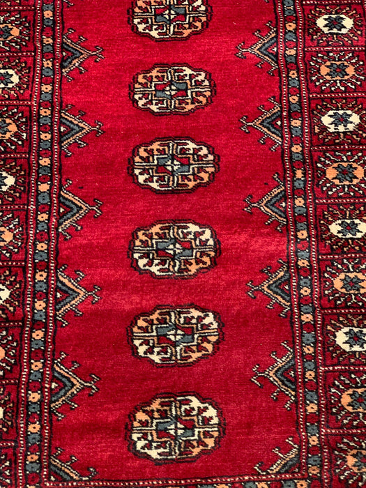 Hand-Knotted Pakistani Bokhara Rug – 100% Wool, size 2' 7" x 8"  (M)