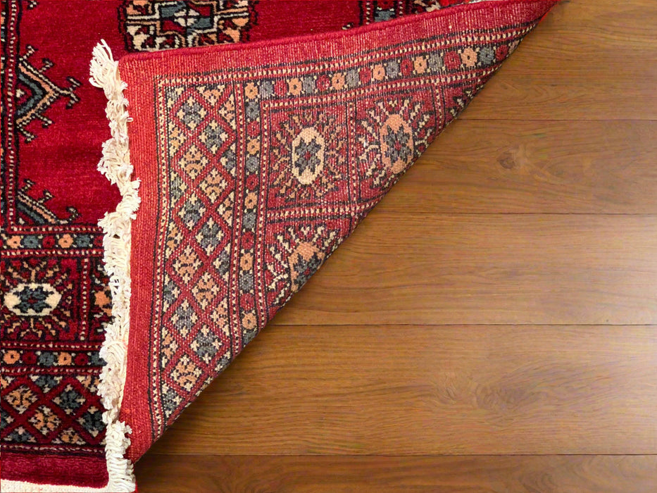 Hand-Knotted Pakistani Bokhara Rug – 100% Wool, size 2' 7" x 8"  (M)