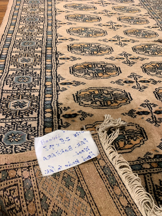 Hand-Knotted Pakistani Bokhara Rug – 100% Wool, size 2' 8" x 9' 7"  (M)