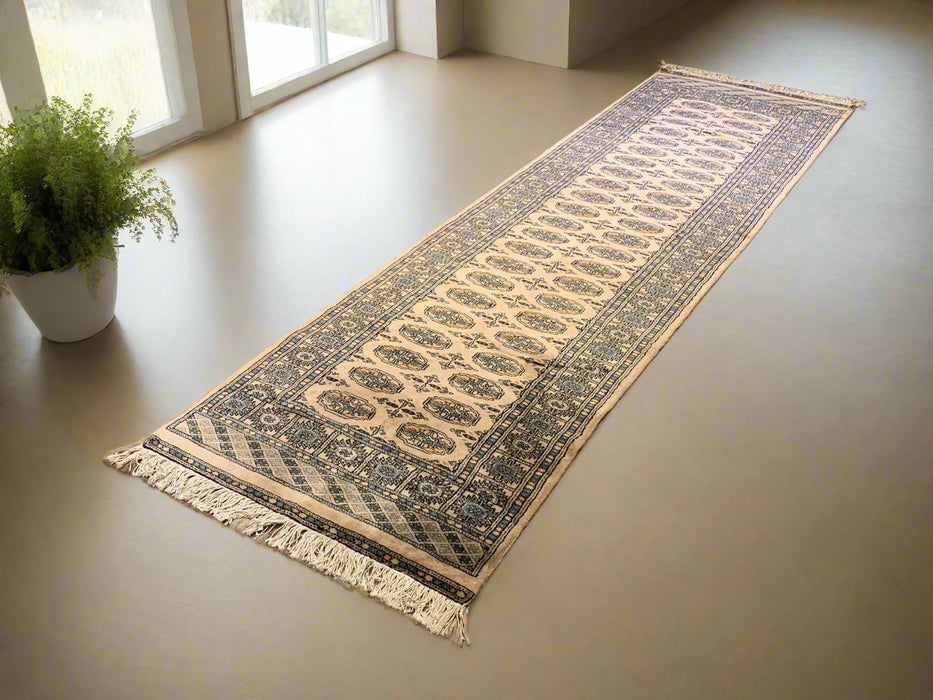 Hand-Knotted Pakistani Bokhara Rug – 100% Wool, size 2' 8" x 9' 7"  (M)