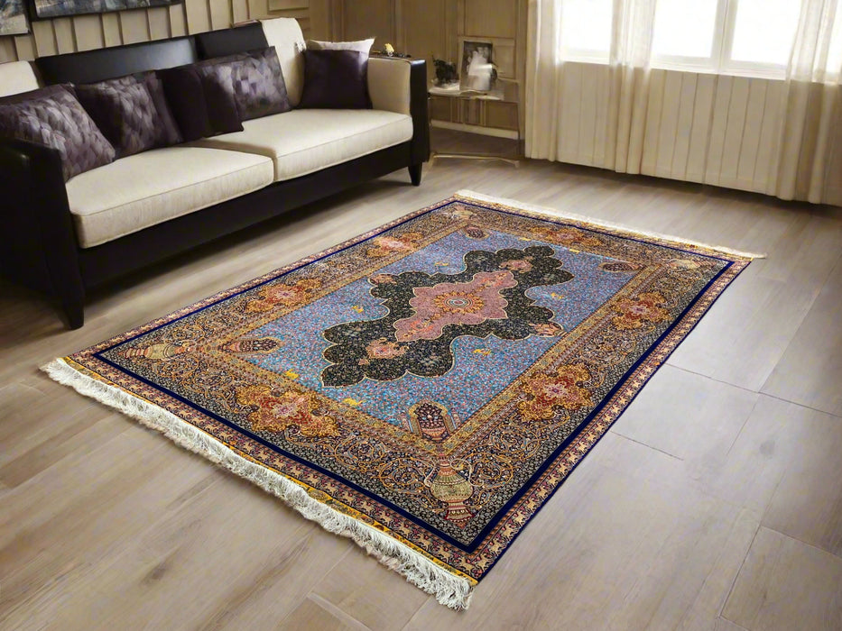 Exquisite 100% Silk Persian Design Rug – Elegant and Luxurious, size  6' 7" x 9' 9"