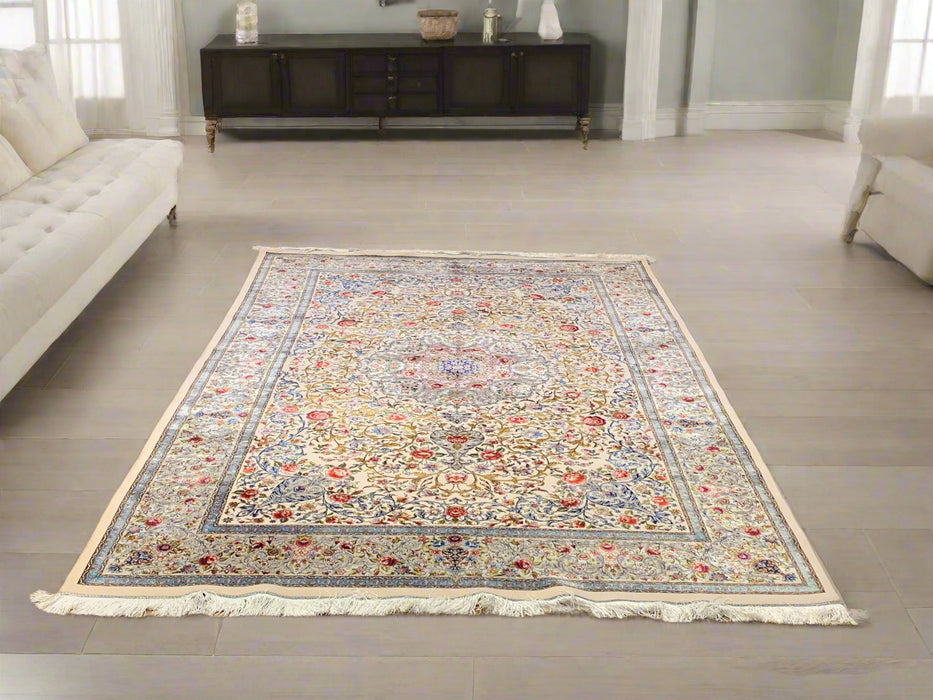 Exquisite 100% Silk Persian Design Rug – Elegant and Luxurious, size 6' 7" x 9' 10"