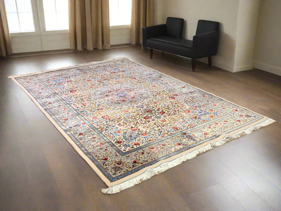Exquisite 100% Silk Persian Design Rug – Elegant and Luxurious, size 6' 7" x 9' 10"