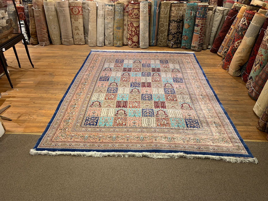 Exquisite 100% Silk Persian Design Rug – Elegant and Luxurious, size 9' 9" x 12' 9"