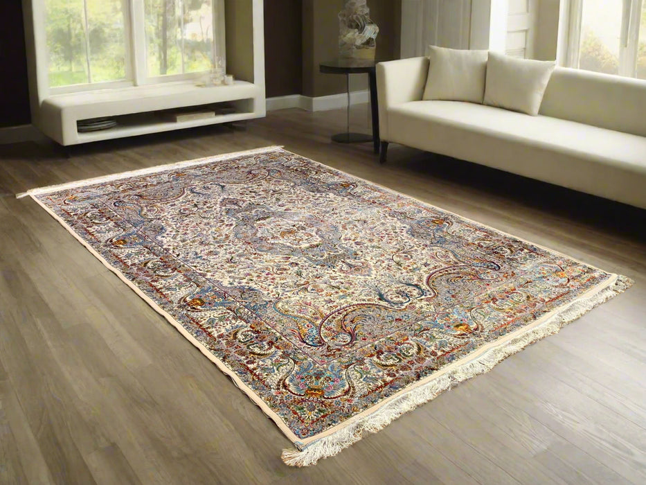 Exquisite 100% Silk Persian Design Rug – Elegant and Luxurious, size 6' 6" x 9' 9"