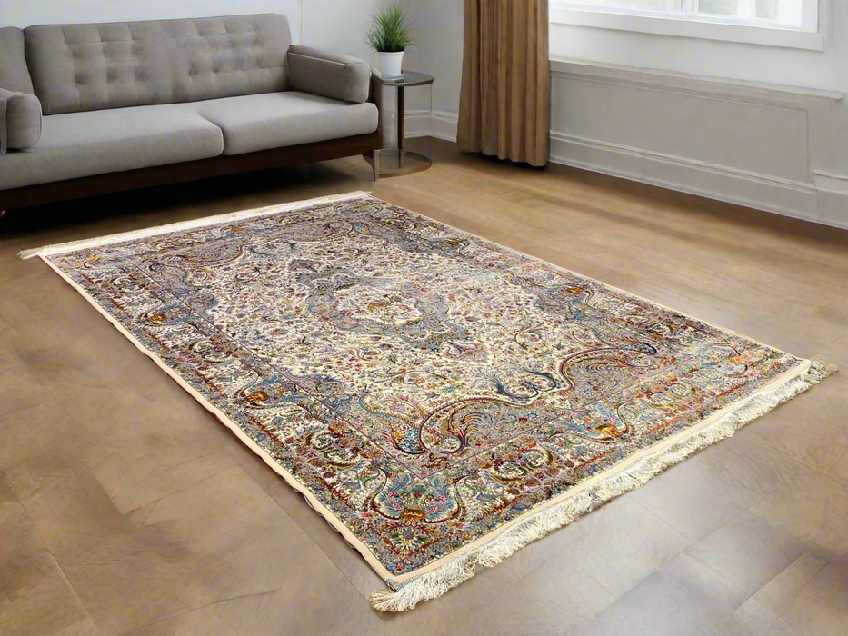 Exquisite 100% Silk Persian Design Rug – Elegant and Luxurious, size 6' 6" x 9' 9"