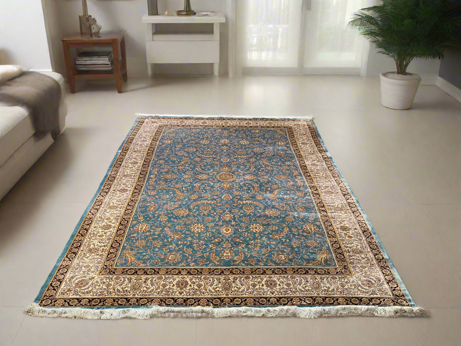 Exquisite 100% Silk Persian Design Rug – Elegant and Luxurious, size 6' 7" x 9' 9"