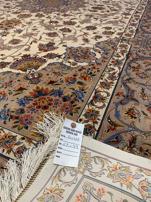 Exquisite 100% Silk Persian Design Rug – Elegant and Luxurious, size 6' 7" x 9' 9"