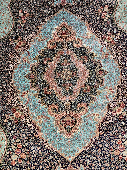 Exquisite 100% Silk Persian Design Rug – Elegant and Luxurious, size 8' 1" x 11' 2"