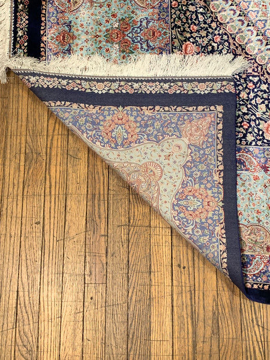 Exquisite 100% Silk Persian Design Rug – Elegant and Luxurious, size 8' 1" x 11' 2"