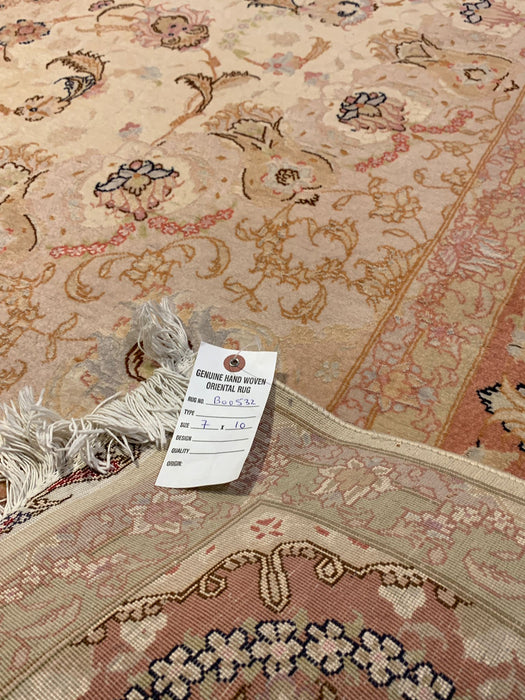 Exquisite 100% Silk Persian Design Rug – Elegant and Luxurious, size 7" x 10"